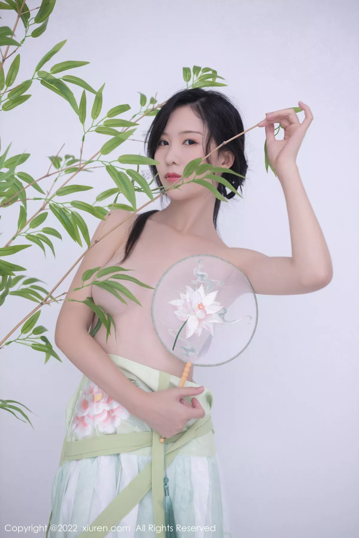 秀人集.com_[XiuRen秀人网]No.5345_模特利世私房性感淡绿色轻透古装服饰透视秀火辣身材诱惑写真72P