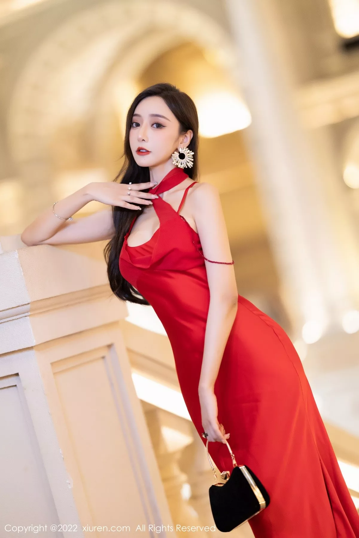 秀人集.com_[XiuRen秀人网]No.5470_女神王馨瑶yanni脱性感红色礼裙露金色条纹内衣完美诱惑写真78P