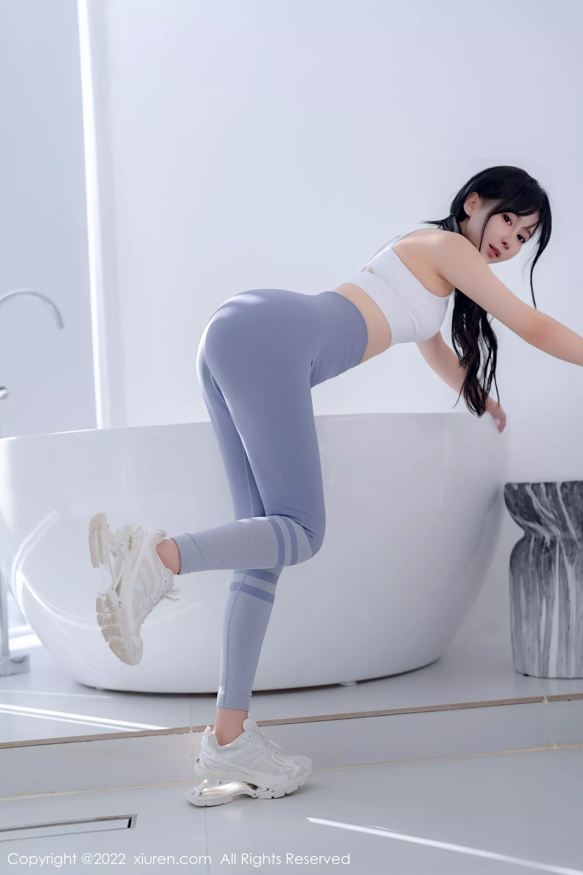 秀人集.com_[XiuRen秀人网]No.5463_女神小果冻儿大理旅拍私房性感运动服紧身秀完美身材诱惑写真55P