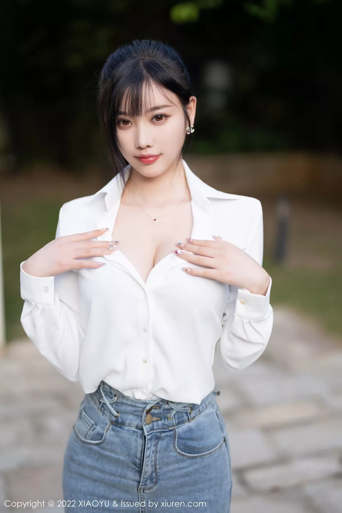 秀人集.com_[XiaoYu画语界]Vol.846_女神杨晨晨Yome性感白T配牛仔裤露红色内衣超薄肉丝诱惑写真85P