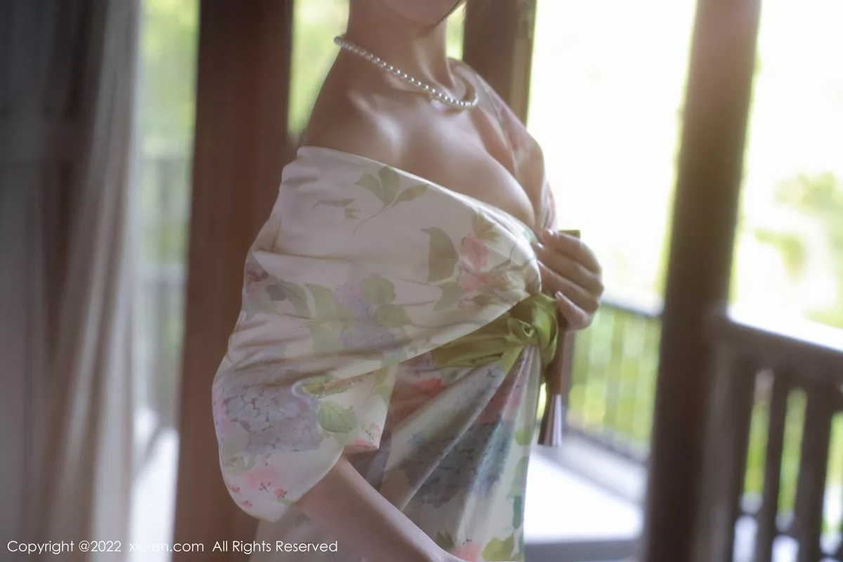 秀人集.com_[XiuRen秀人网]No.5514_模特谢晚晚性感白色带花纹长裙配原色丝袜秀完美身材诱惑写真111P