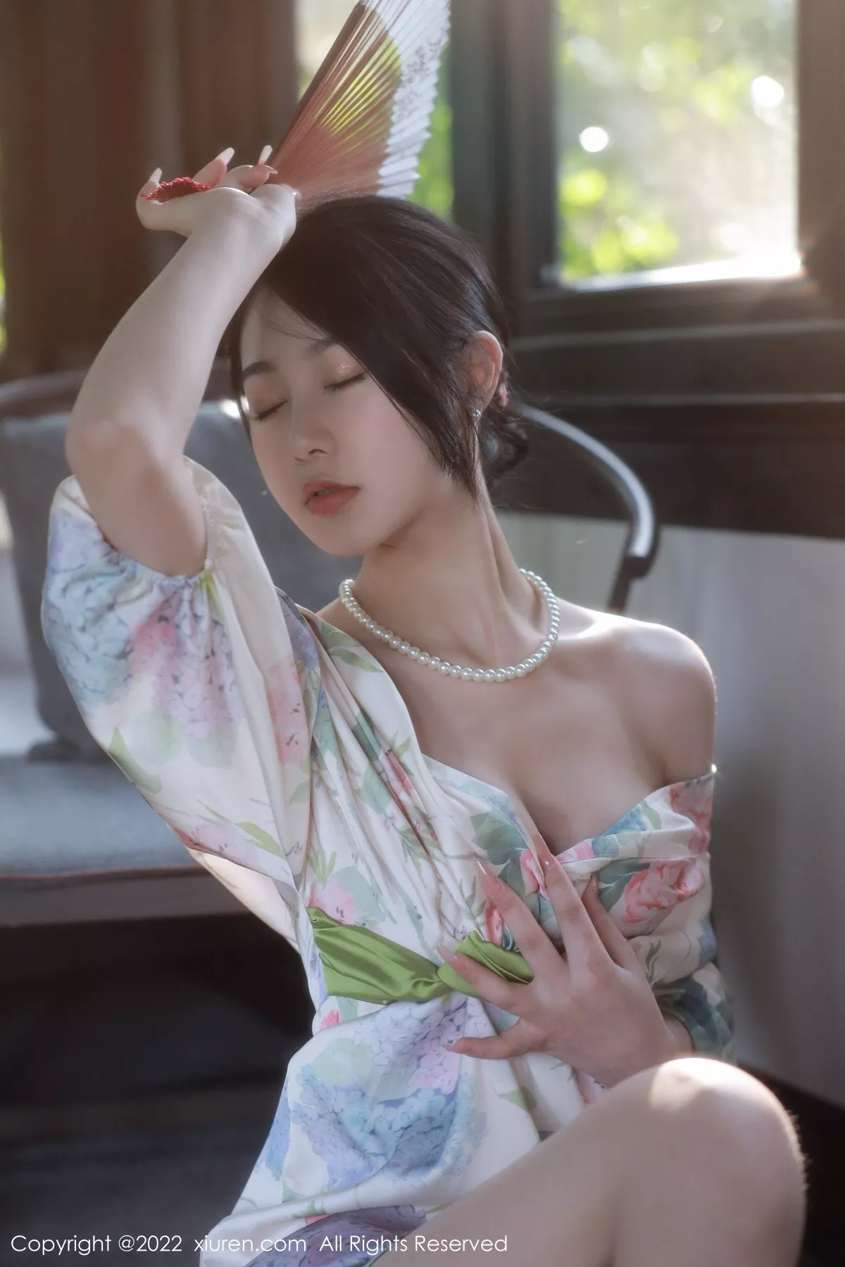 秀人集.com_[XiuRen秀人网]No.5514_模特谢晚晚性感白色带花纹长裙配原色丝袜秀完美身材诱惑写真111P