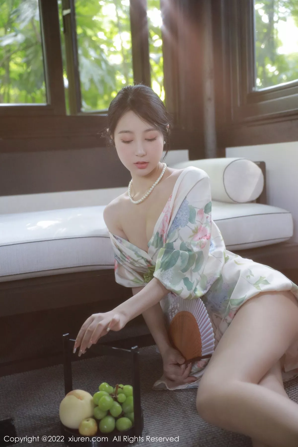 秀人集.com_[XiuRen秀人网]No.5514_模特谢晚晚性感白色带花纹长裙配原色丝袜秀完美身材诱惑写真111P