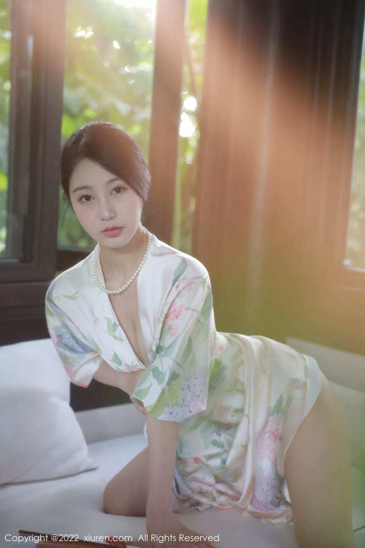 秀人集.com_[XiuRen秀人网]No.5514_模特谢晚晚性感白色带花纹长裙配原色丝袜秀完美身材诱惑写真111P