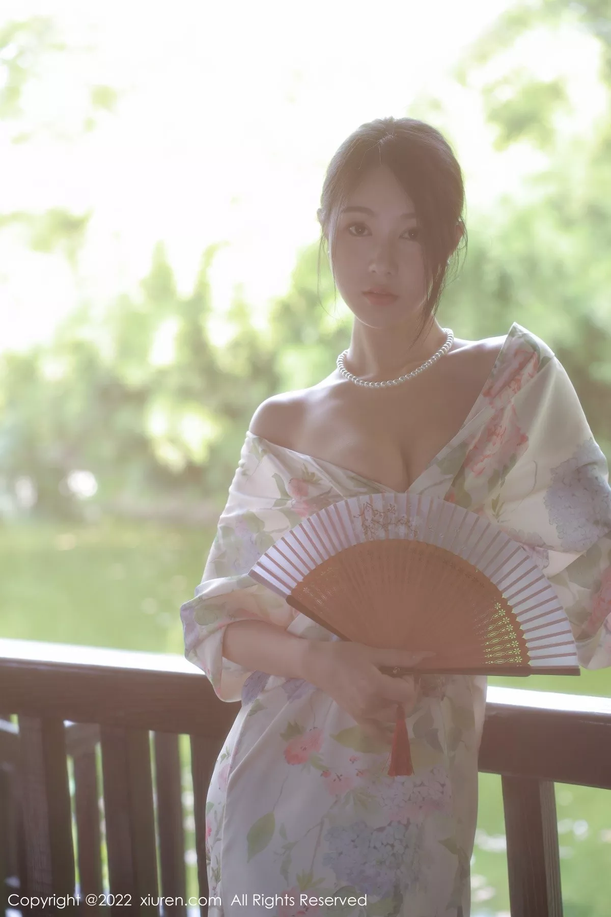 秀人集.com_[XiuRen秀人网]No.5514_模特谢晚晚性感白色带花纹长裙配原色丝袜秀完美身材诱惑写真111P