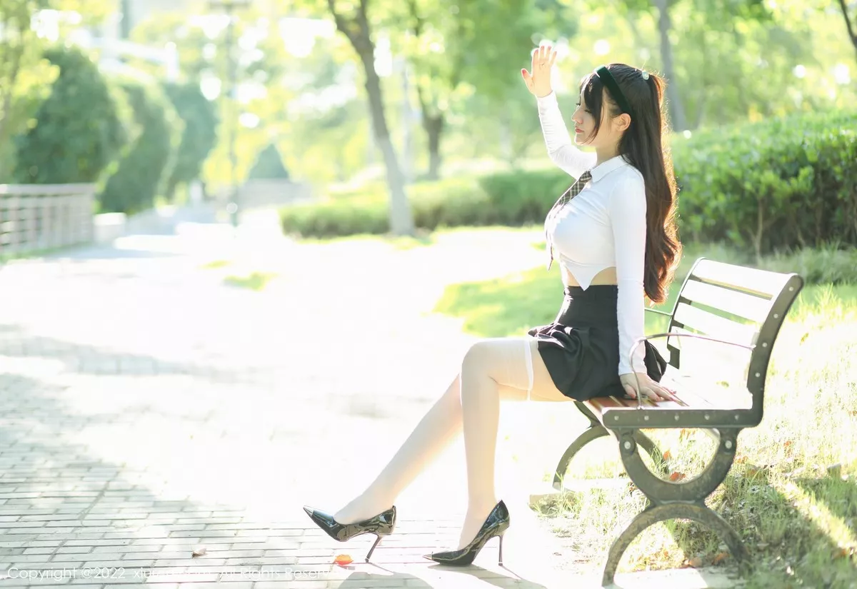 秀人集.com_[XiuRen秀人网]No.5512_模特诗诗kiki白色短T配黑短裙半脱露性感白色内衣丰满诱惑写真58P