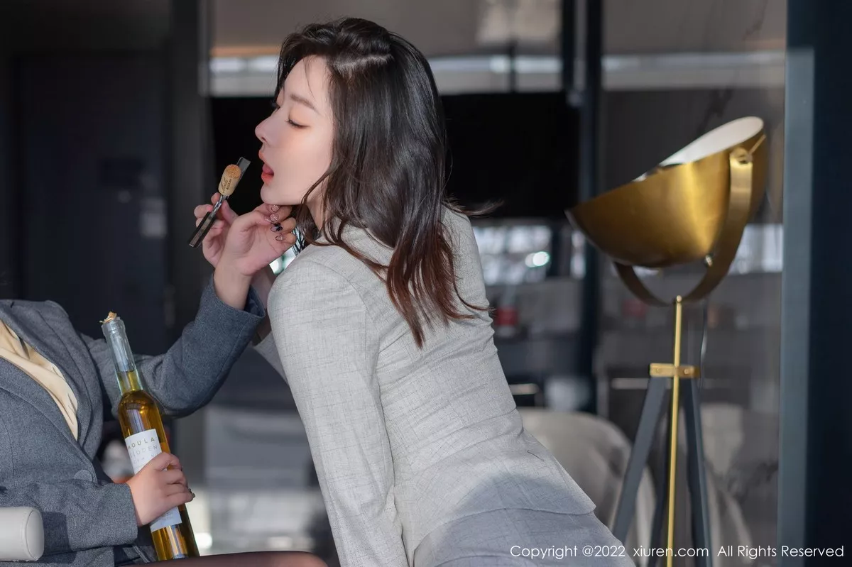 秀人集.com_[XiuRen秀人网]No.5524_模特合集是小逗逗＆张思允职业OL装扮半脱露蕾丝内衣诱惑写真65P