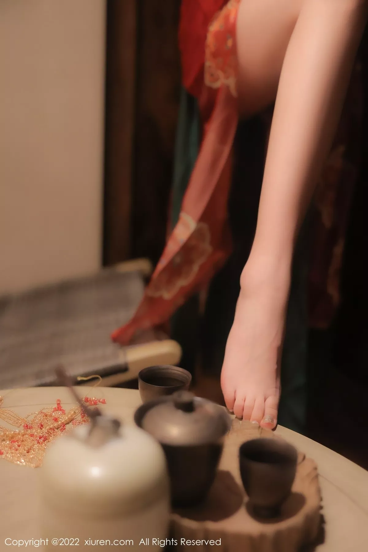 秀人集.com_[XiuRen秀人网]No.5527_模特奶瓶大理旅拍私房性感红色轻透古装服秀完美身材诱惑写真78P