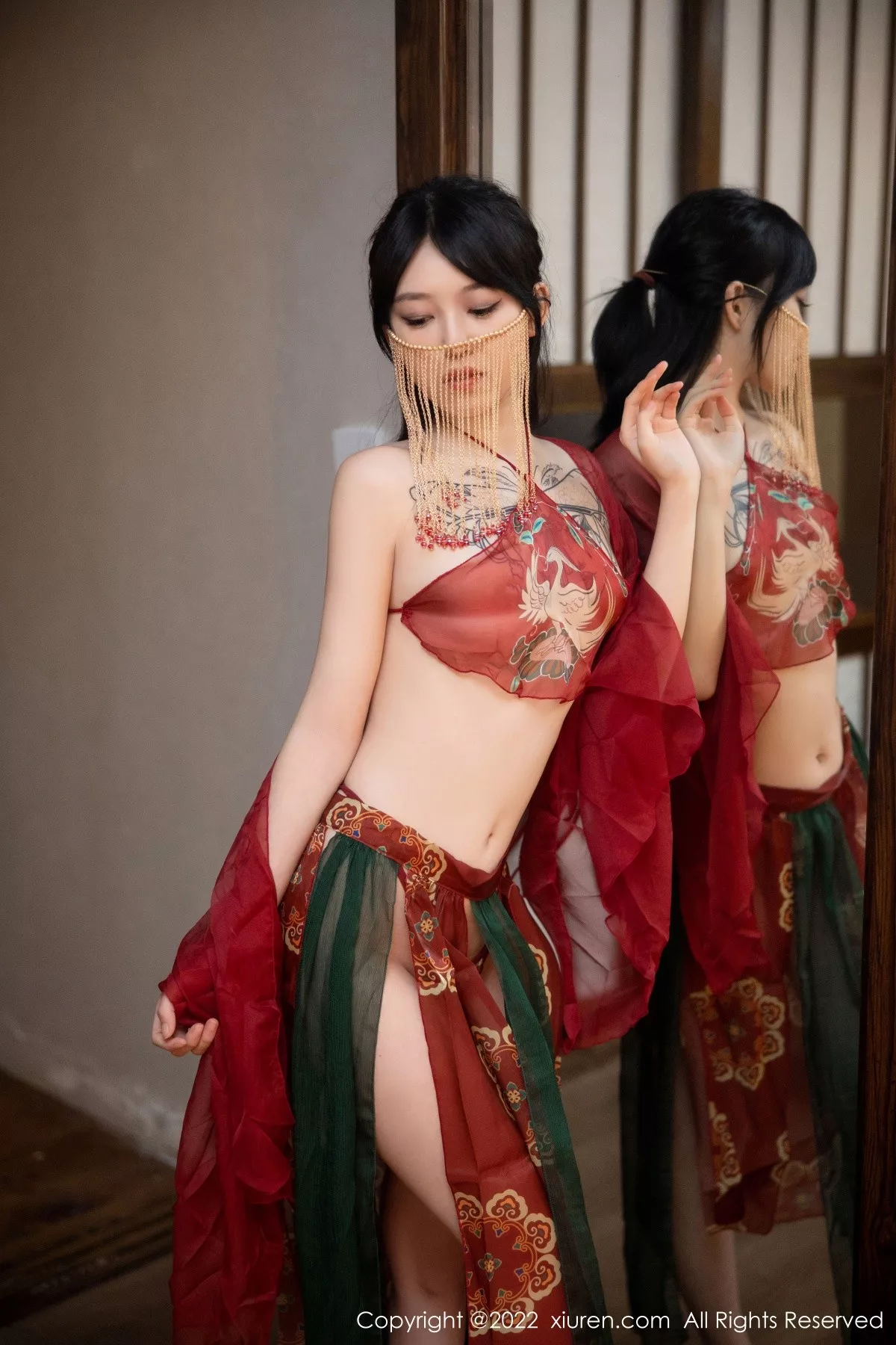 秀人集.com_[XiuRen秀人网]No.5527_模特奶瓶大理旅拍私房性感红色轻透古装服秀完美身材诱惑写真78P