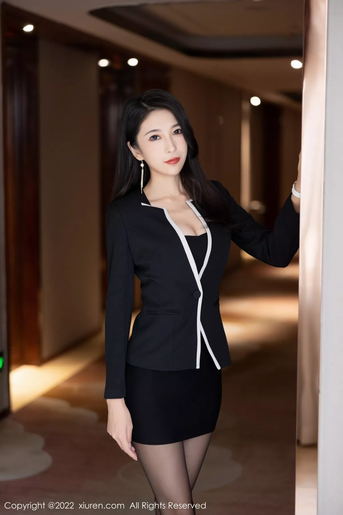 秀人集.com_[XiuRen秀人网]No.5473_模特林乐一私房性感黑色套装半脱露超薄无内黑丝极致魅惑写真84P