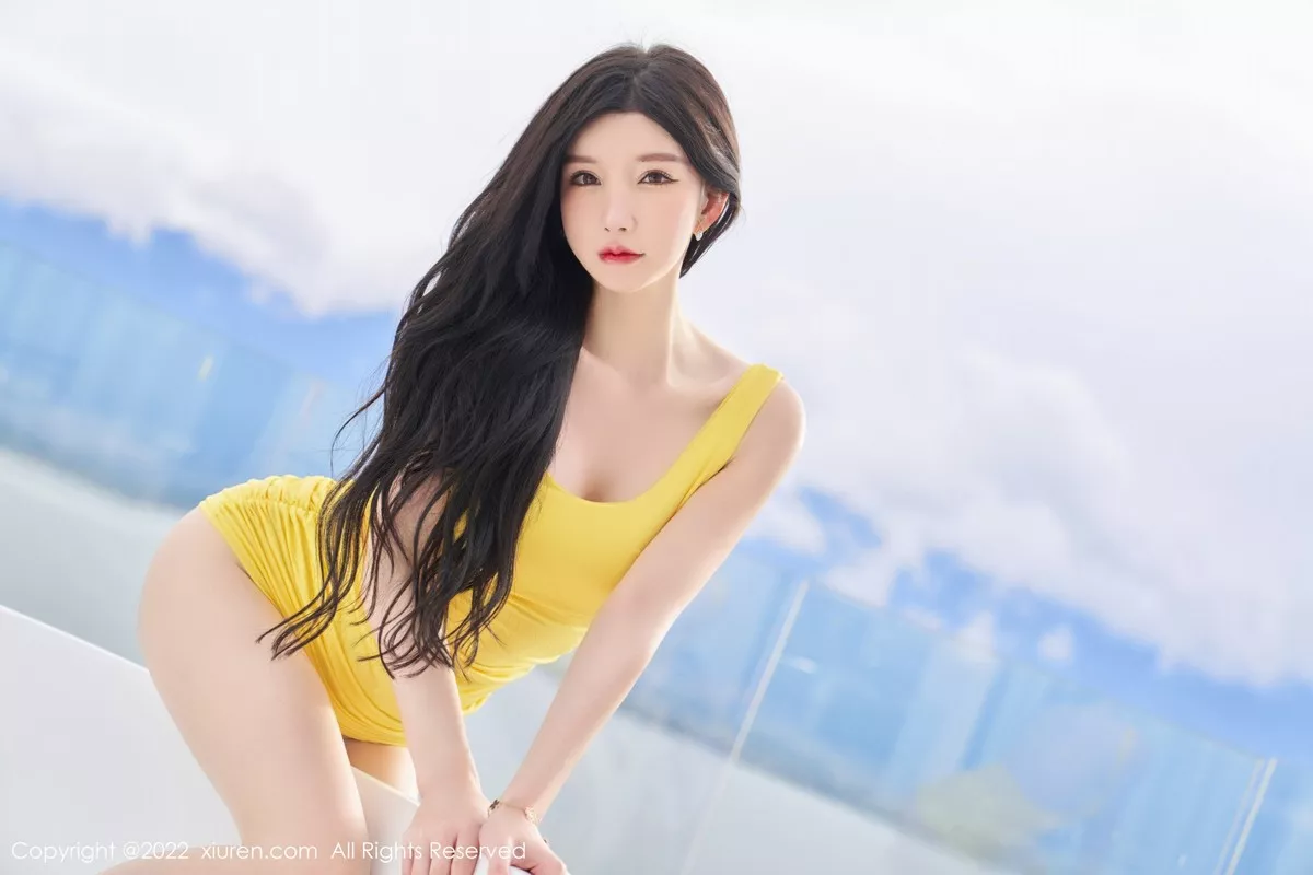 秀人集.com_[XiuRen秀人网]No.5557_女神周于希Sally心愿旅拍黄色收身连衣裙配无内肉丝惹火诱惑写真70P