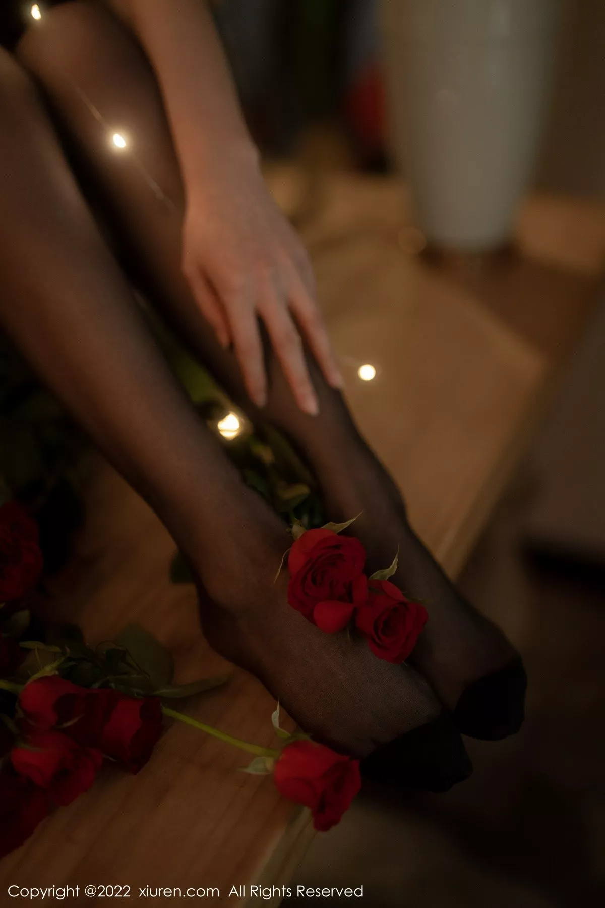 秀人集.com_[XiuRen秀人网]No.5552_模特婠婠么私房性感黑色露肩连衣裙配超薄黑丝秀曼妙身材写真74P