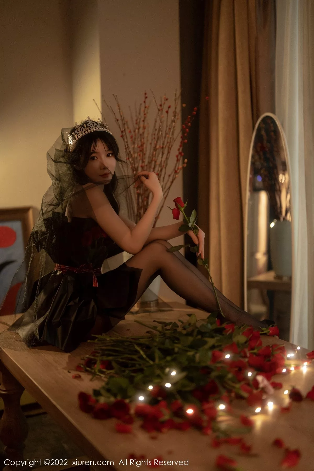 秀人集.com_[XiuRen秀人网]No.5552_模特婠婠么私房性感黑色露肩连衣裙配超薄黑丝秀曼妙身材写真74P