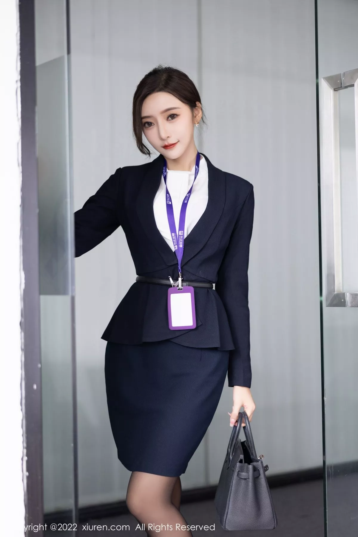 秀人集.com_[XiuRen秀人网]No.5563_女神王馨瑶yanni脱OL职业装露性感灰色内衣配超薄黑丝诱惑写真80P