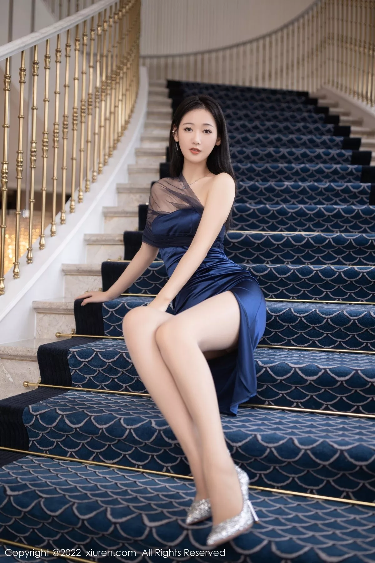 秀人集.com_[XiuRen秀人网]No.5581_模特唐安琪性感蓝色露肩连衣裙配超薄无内肉丝惹火诱惑写真80P