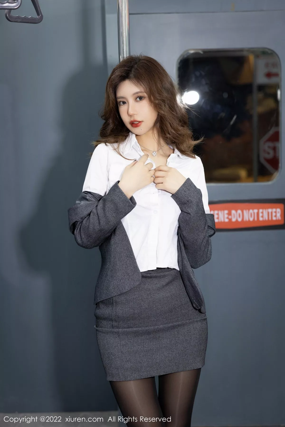 秀人集.com_[XiuRen秀人网]No.5600_女神绮里嘉ula脱职业装露性感黑色蕾丝内衣配超薄黑丝诱惑写真77P