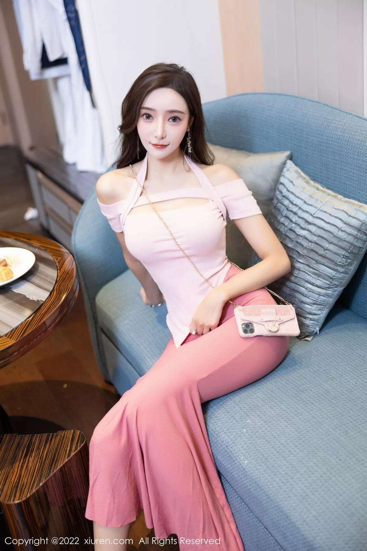 秀人集.com_[XiuRen秀人网]No.5601_女神王馨瑶yanni脱粉色长裙露性感蕾丝内裤秀惹火身材诱惑写真78P