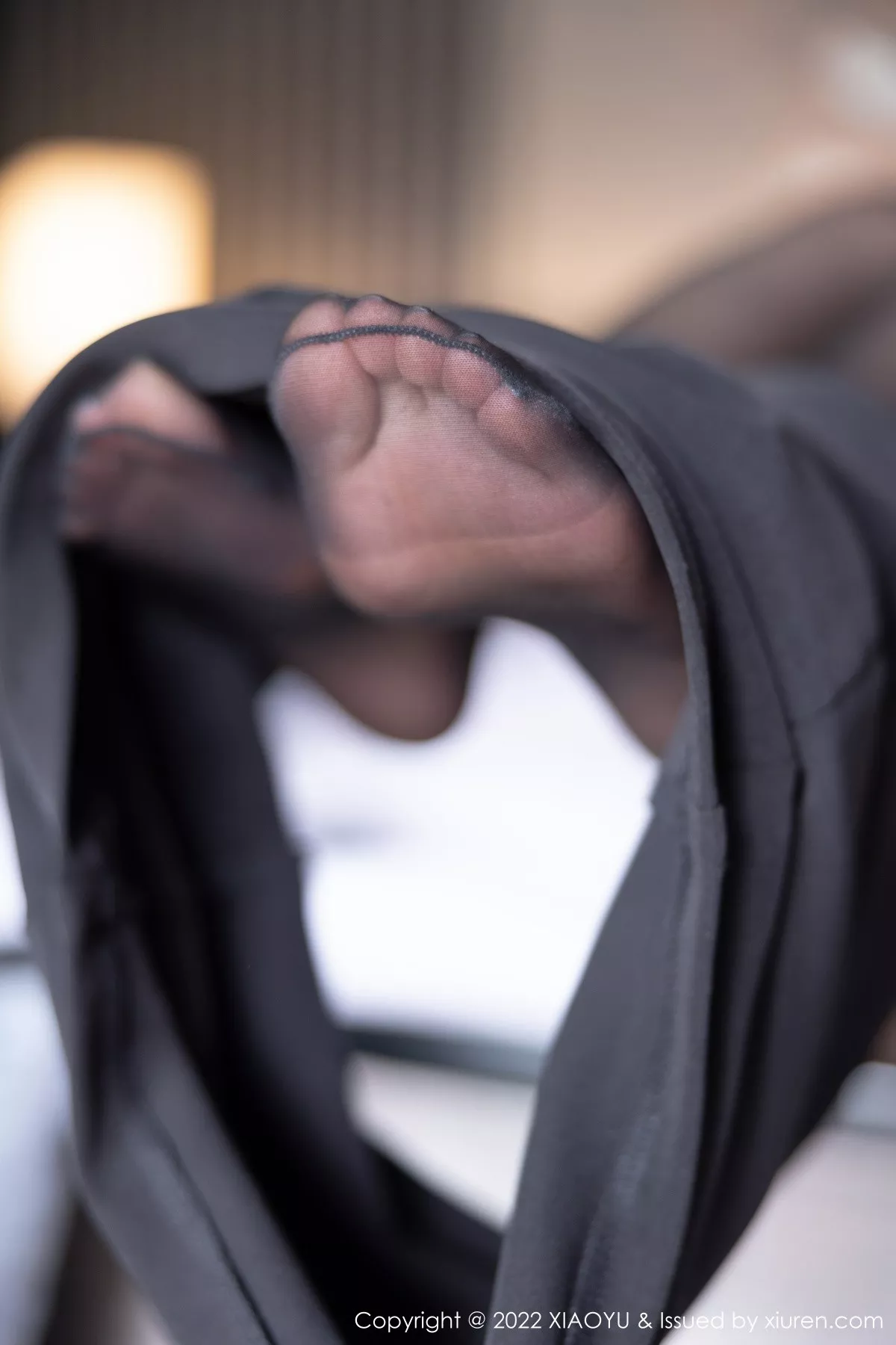 秀人集.com_[XiaoYu画语界]Vol.865_女神杨晨晨Yome杭州旅拍白T配黑短裙半脱露无内黑丝诱惑写真90P