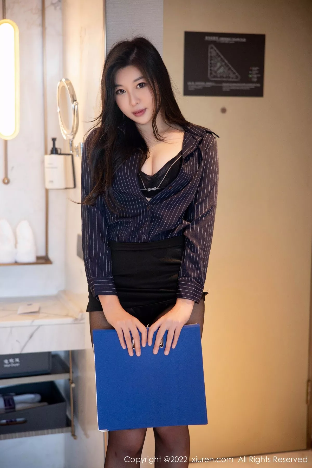 秀人集.com_[XiuRen秀人网]No.5604_新人模特卡卡酱职业服OL装扮性感黑色内衣秀丰满身材诱惑写真85P