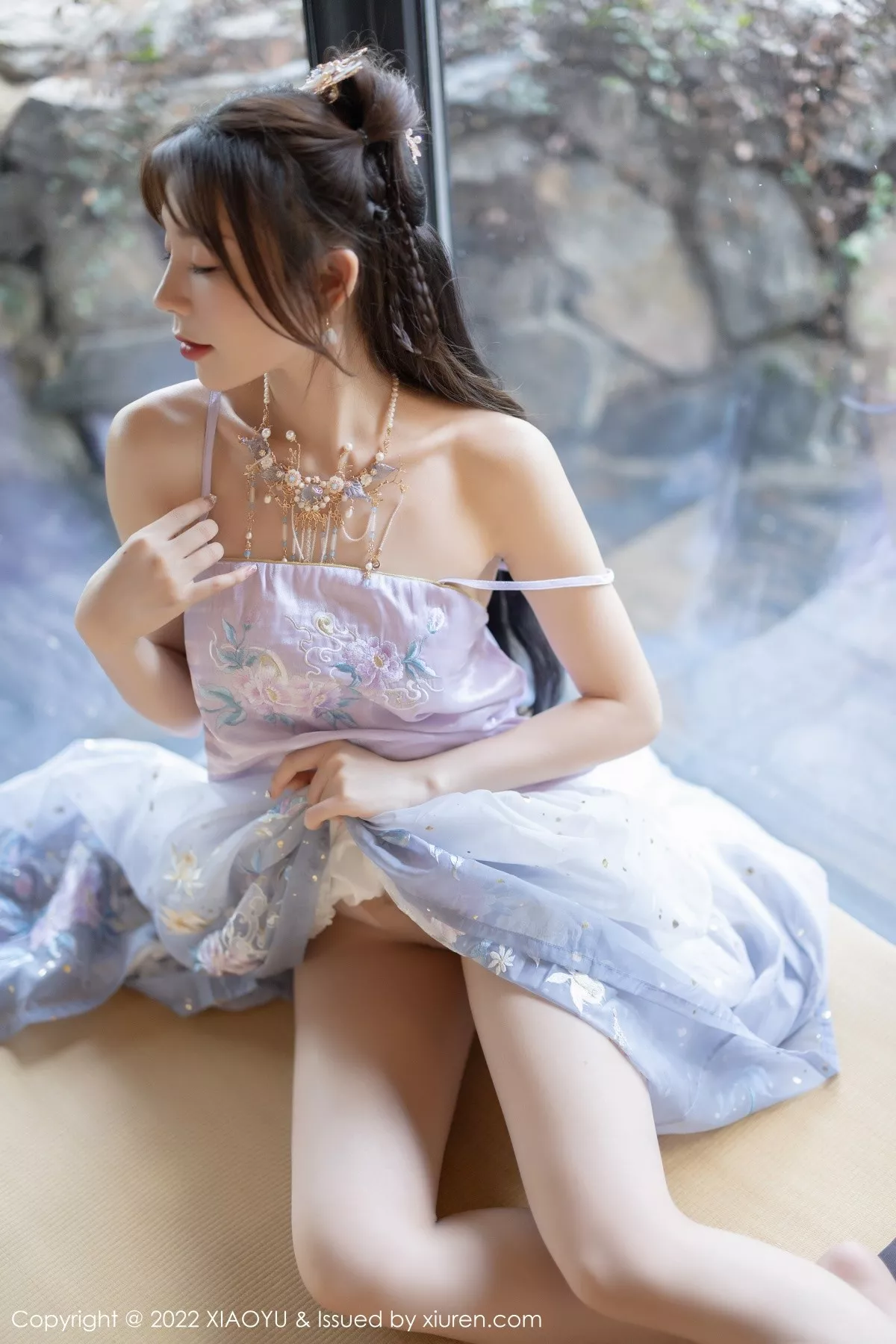 秀人集.com_[XiaoYu画语界]Vol.866_女神徐莉芝Booty杭州旅拍浅紫色古装服配超薄无内肉丝诱惑写真94P