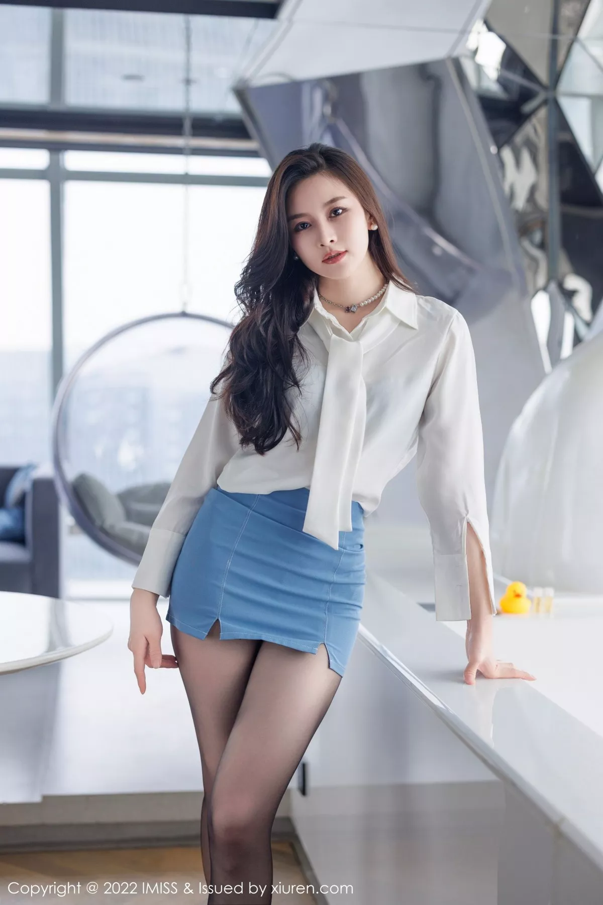 秀人集.com_[IMISS爱蜜社]Vol.700_美女Vanessa性感白T配蓝短裙露蕾丝内衣配超薄黑丝诱惑写真68P