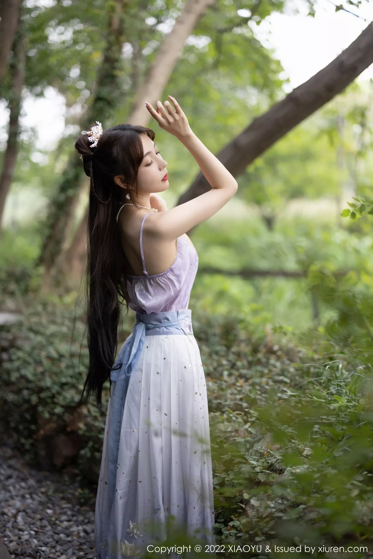 秀人集.com_[XiaoYu画语界]Vol.866_女神徐莉芝Booty杭州旅拍浅紫色古装服配超薄无内肉丝诱惑写真94P