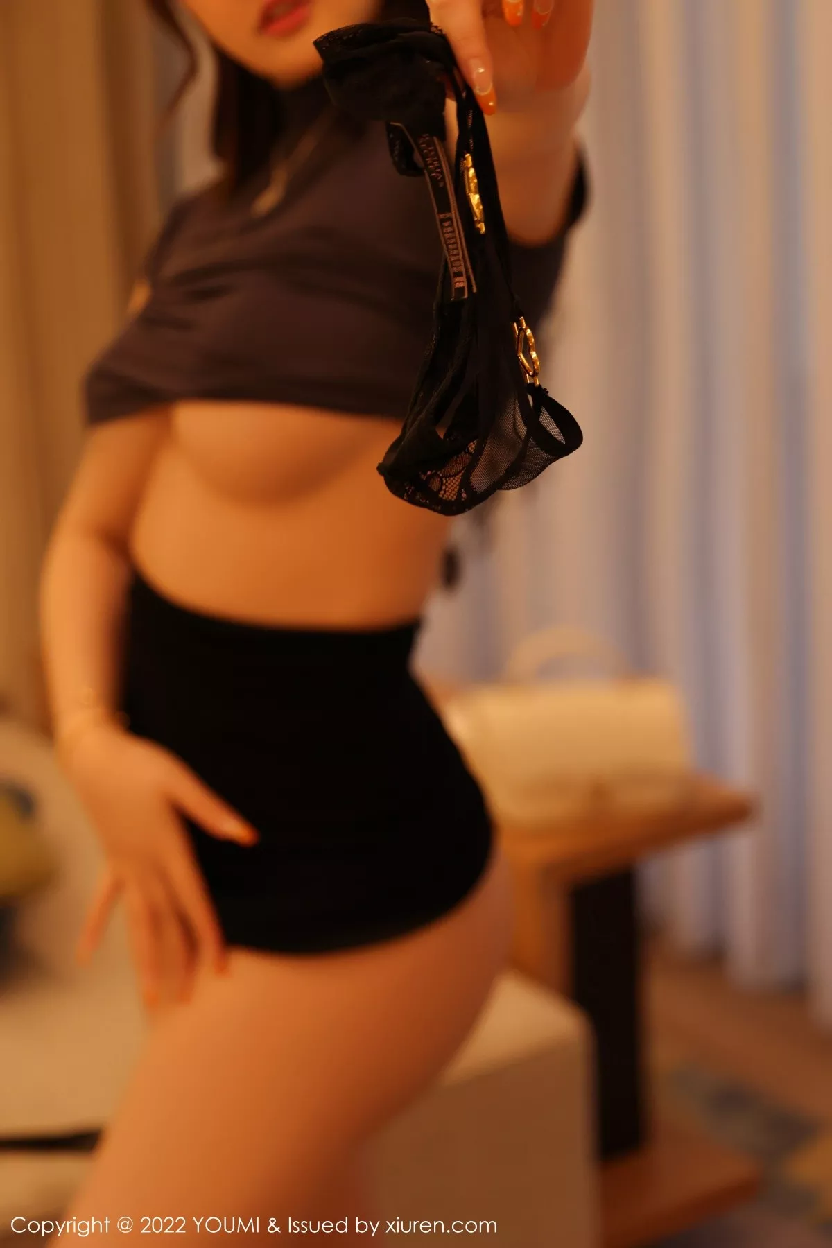 秀人集.com_[YouMi尤蜜荟]Vol.845_模特小海臀Rena深色收身上衣配黑短裙超薄黑丝秀翘臀诱惑写真71P