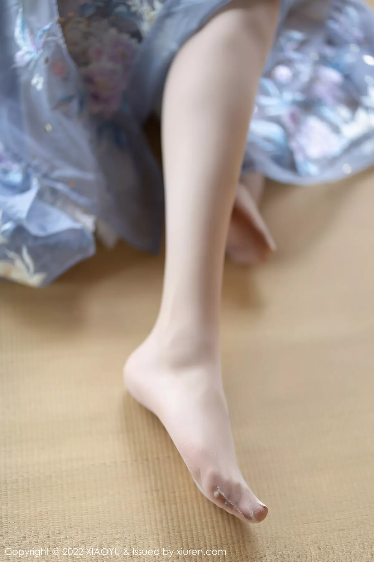 秀人集.com_[XiaoYu画语界]Vol.866_女神徐莉芝Booty杭州旅拍浅紫色古装服配超薄无内肉丝诱惑写真94P