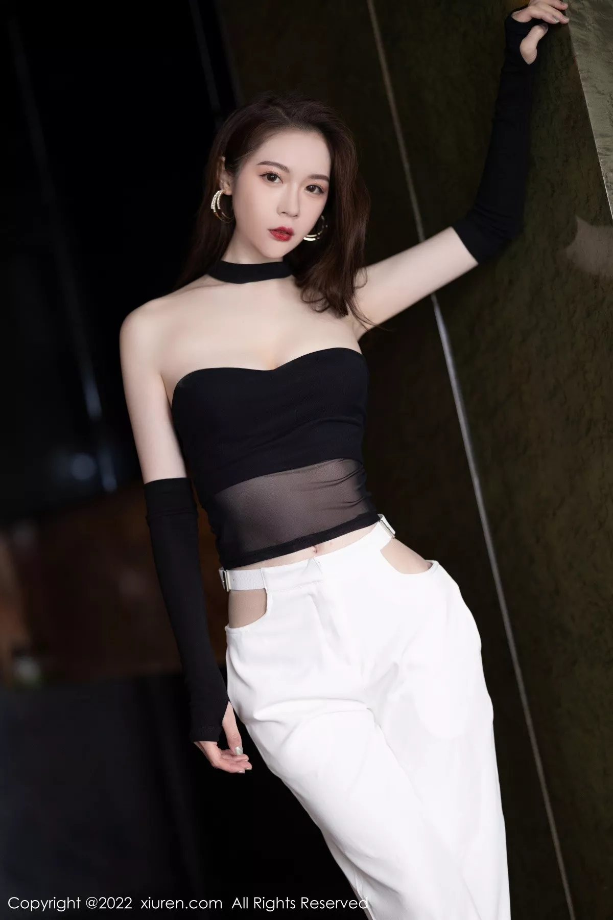 秀人集.com_[XiuRen秀人网]No.5487_模特梦心玥黑色轻透露肩网纱配白长裤半脱秀曼妙身姿诱惑写真80P