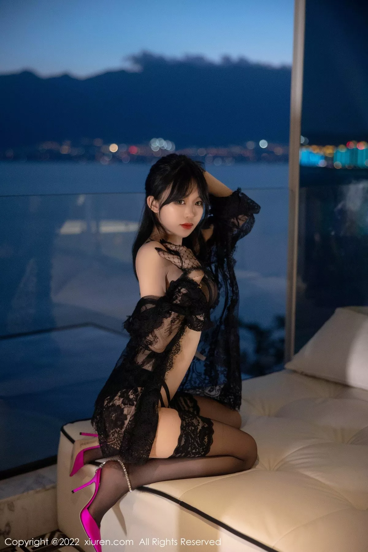 秀人集.com_[XiuRen秀人网]No.5491_模特奶瓶大理旅拍性感黑网纱披风露黑色轻透内衣极致魅惑写真70P