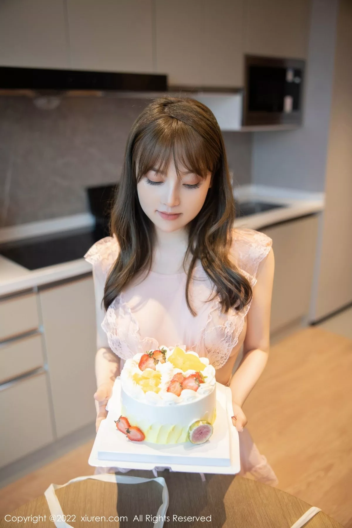 秀人集.com_[XiuRen秀人网]No.5497_模特豆瓣酱私房性感粉色轻透睡裙真空秀豪乳翘臀惹火诱惑写真90P