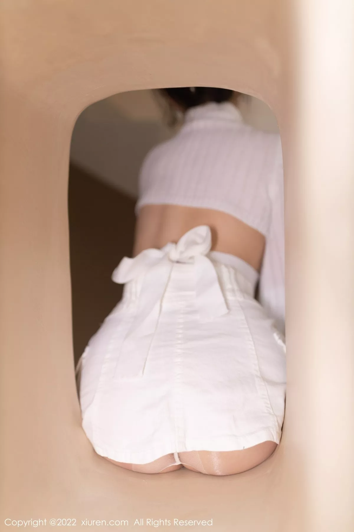 秀人集.com_[XiuRen秀人网]No.5503_模特鱼子酱Fish纯白轻透上衣配白短裙露闪亮开档肉丝诱惑写真81P