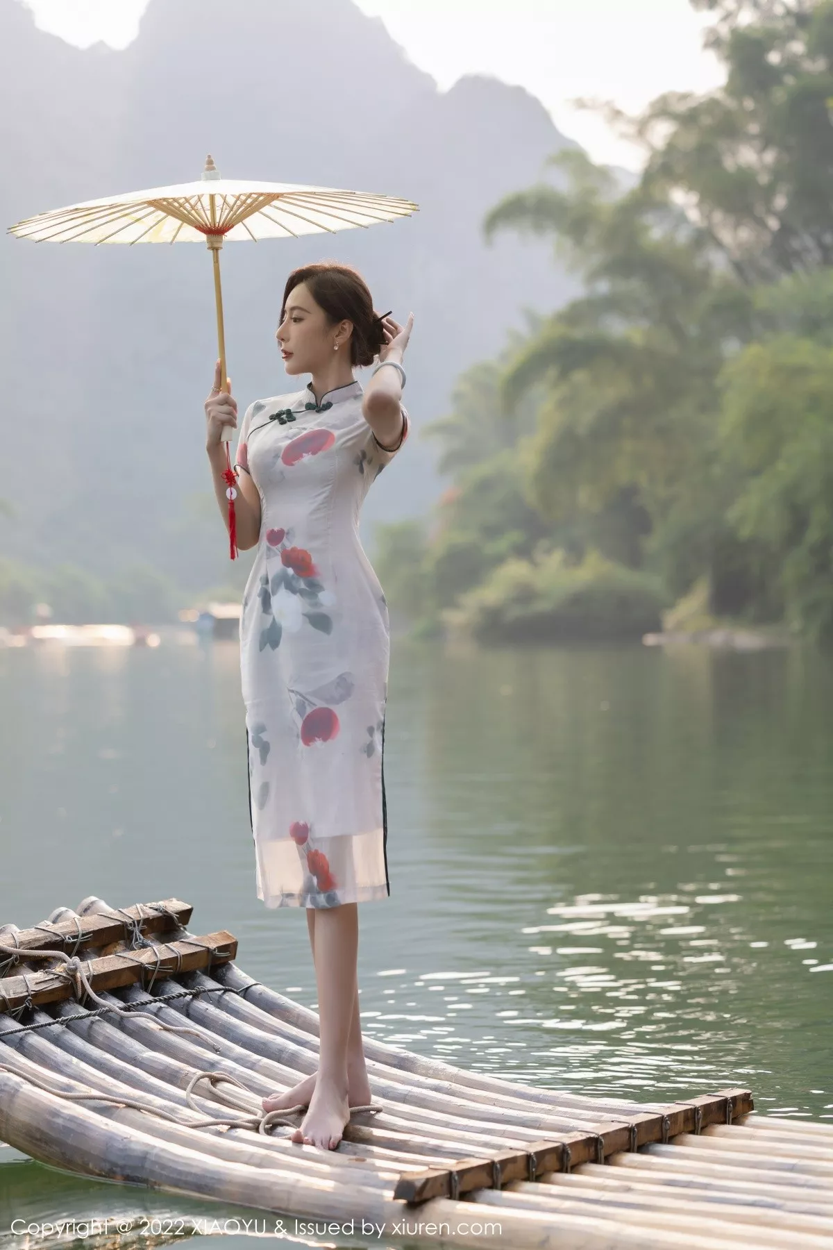 秀人集.com_[XiaoYu画语界]Vol.872_女神王馨瑶杭州旅拍脱旗袍露蓝灰色蕾丝内衣超薄肉丝诱惑写真83P