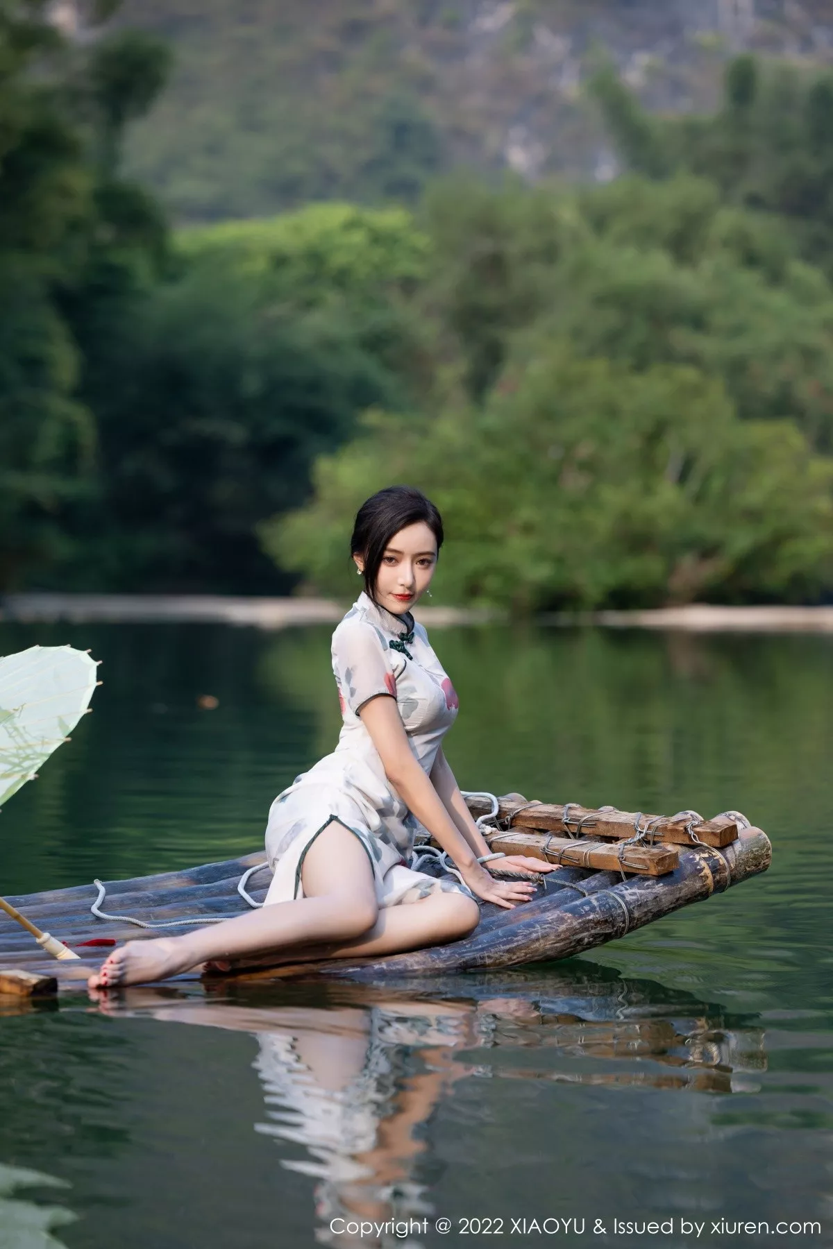 秀人集.com_[XiaoYu画语界]Vol.872_女神王馨瑶杭州旅拍脱旗袍露蓝灰色蕾丝内衣超薄肉丝诱惑写真83P