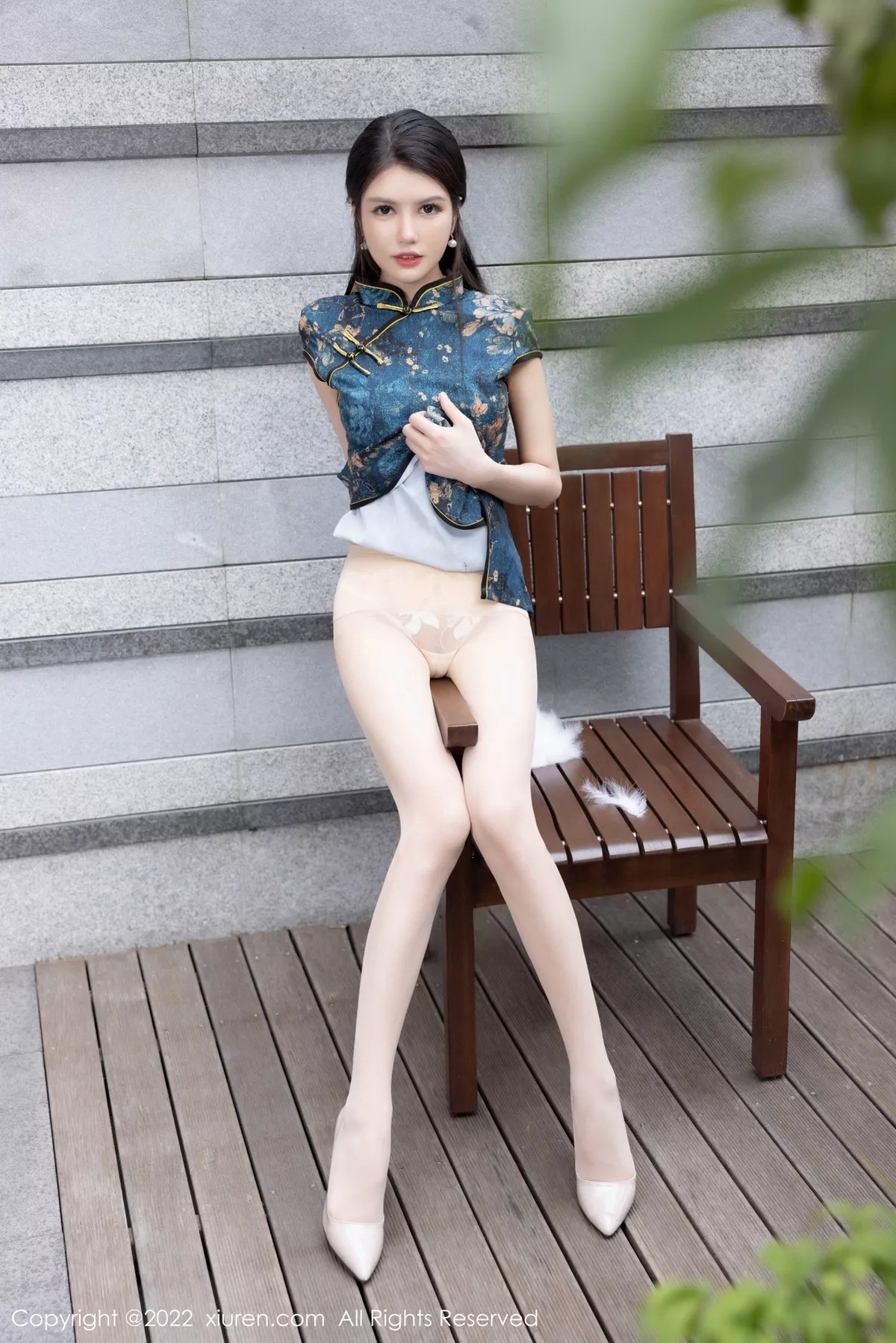 秀人集.com_[XiuRen秀人网]No.5658_模特媛媛酱belle私房脱旗袍露轻透蕾丝内衣配超薄肉丝诱惑写真58P