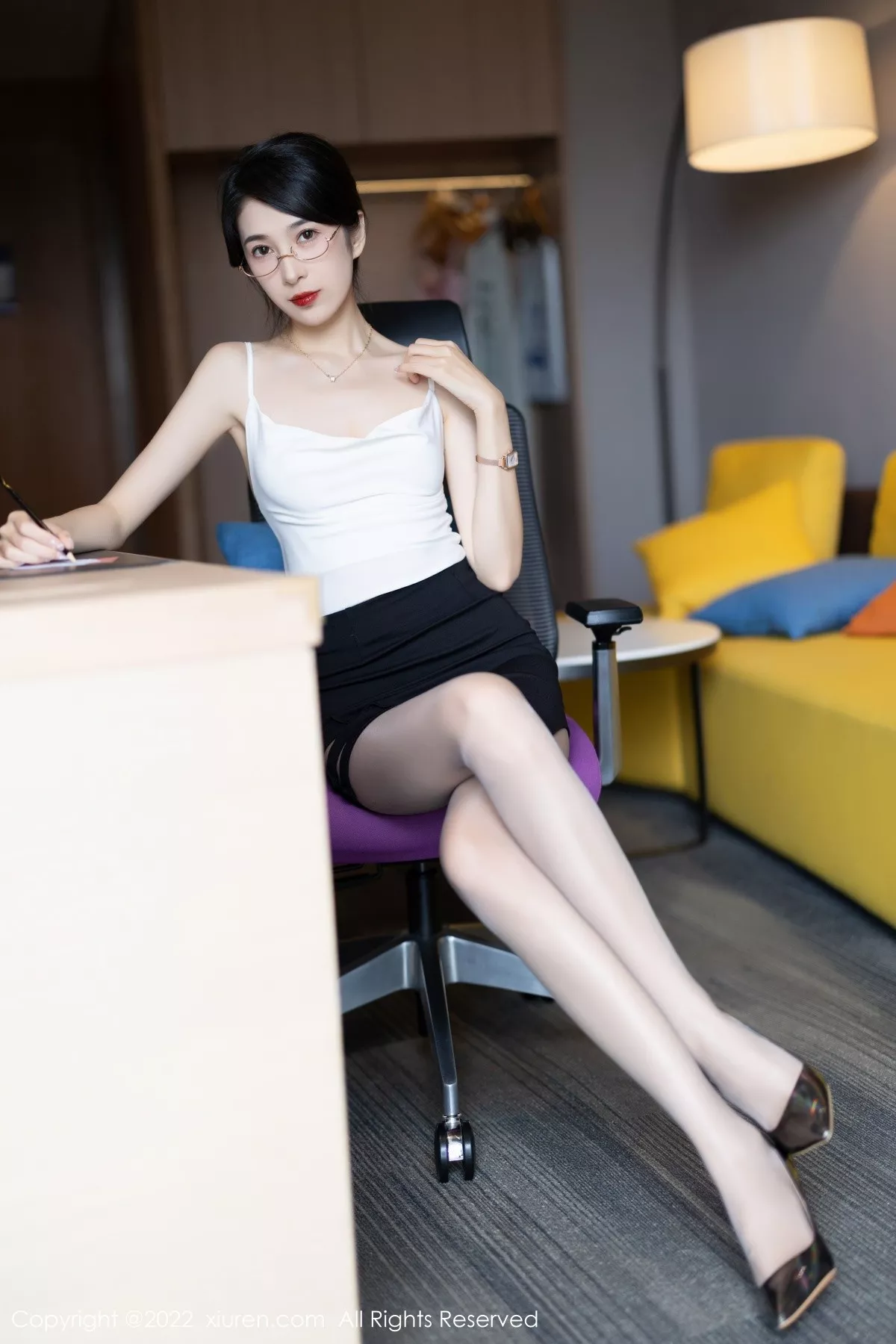 秀人集.com_[XiuRen秀人网]No.5656_模特林乐一白色吊带衣配黑短裙露开档灰丝秀曼妙身姿诱惑写真90P