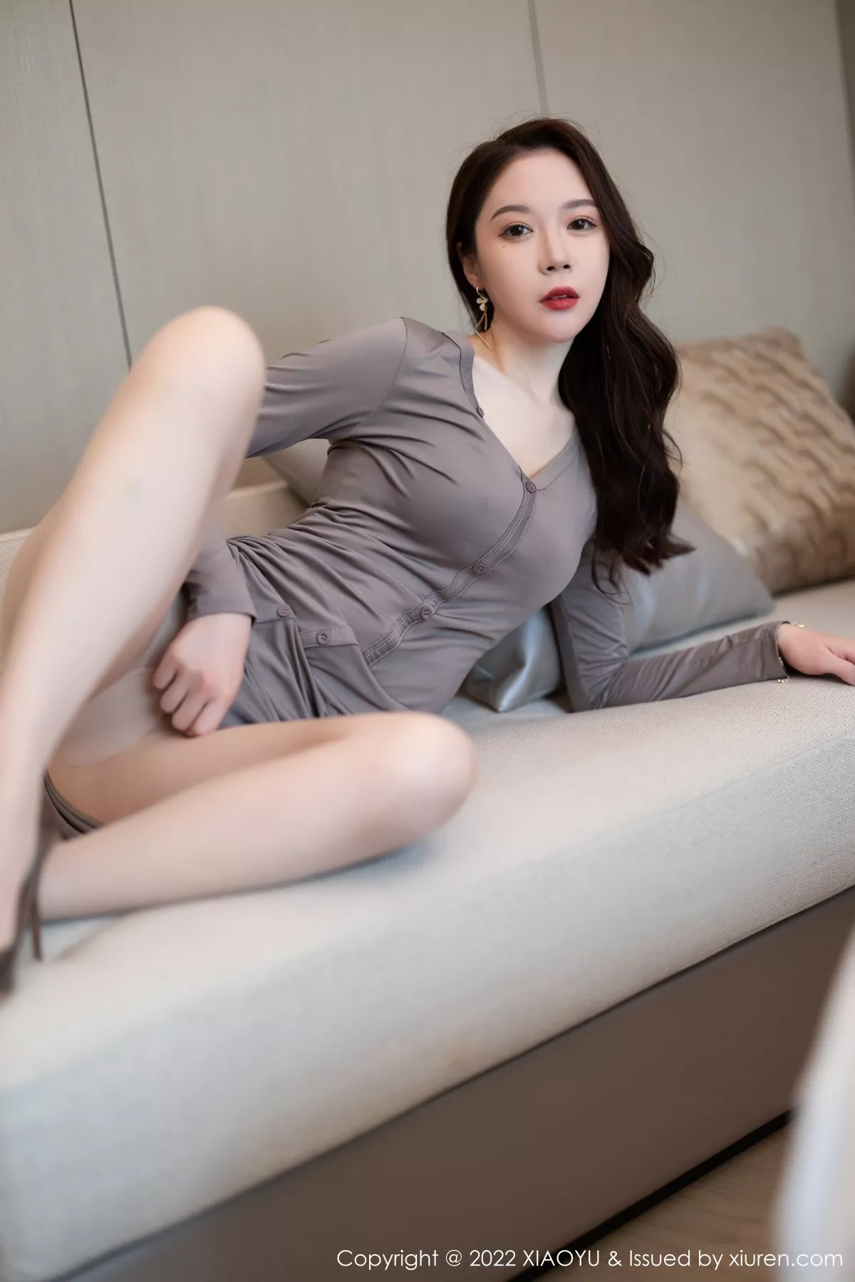 秀人集.com_[XiaoYu画语界]Vol.873_模特梦心玥灰色连衣裙配原色丝袜+红色情趣内衣惹火诱惑写真84P