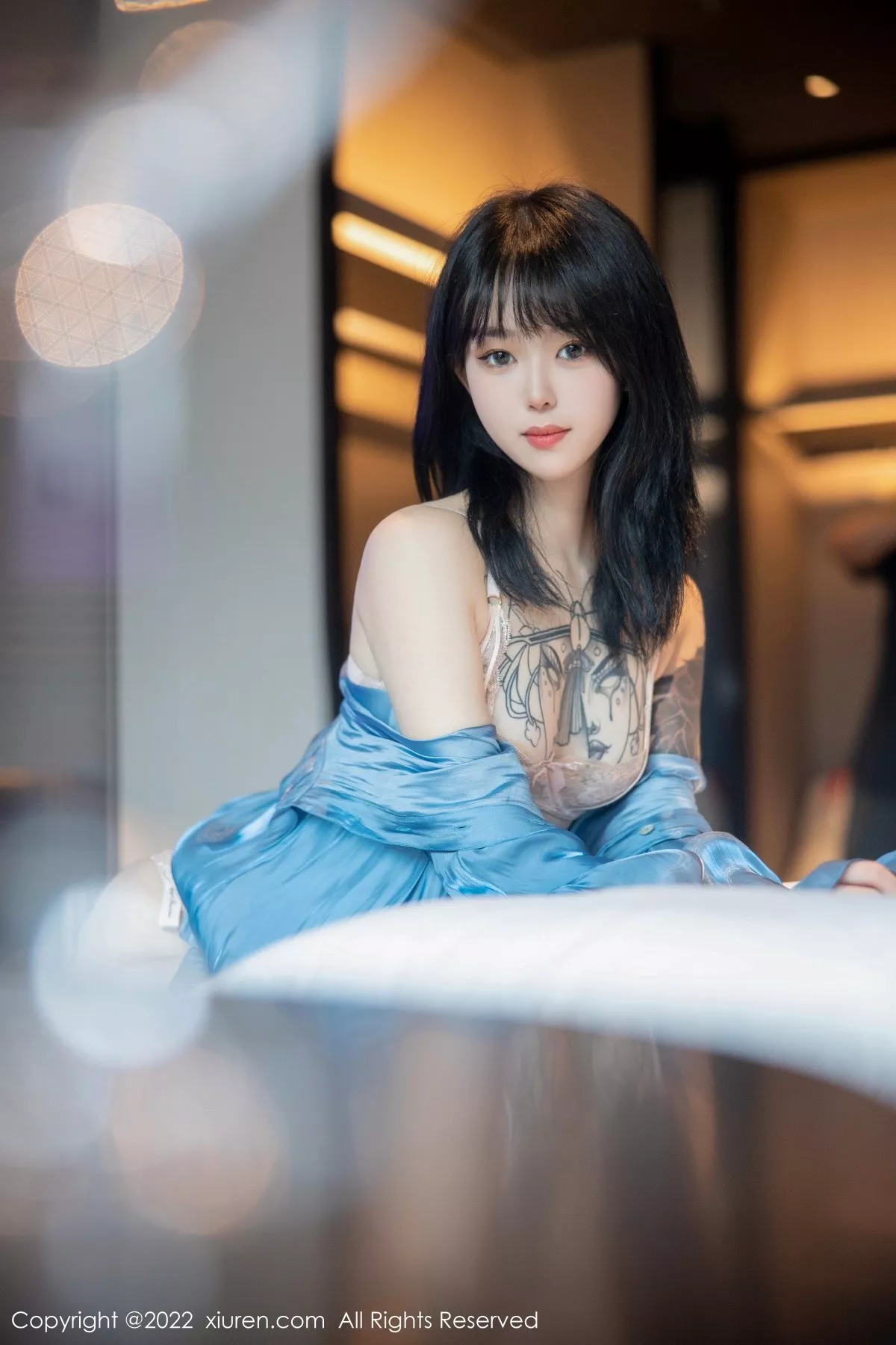 秀人集.com_[XiuRen秀人网]No.5662_模特奶瓶性感蓝色上衣配牛仔短裙半脱露浅色蕾丝内衣诱惑写真97P