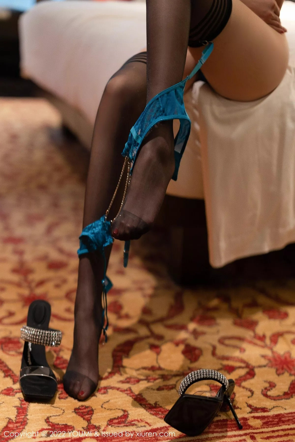 秀人集.com_[YouMi尤蜜荟]Vol.848_女神奶瓶土肥圆私房性感蓝色蕾丝内衣配黑丝吊袜完美诱惑写真76P