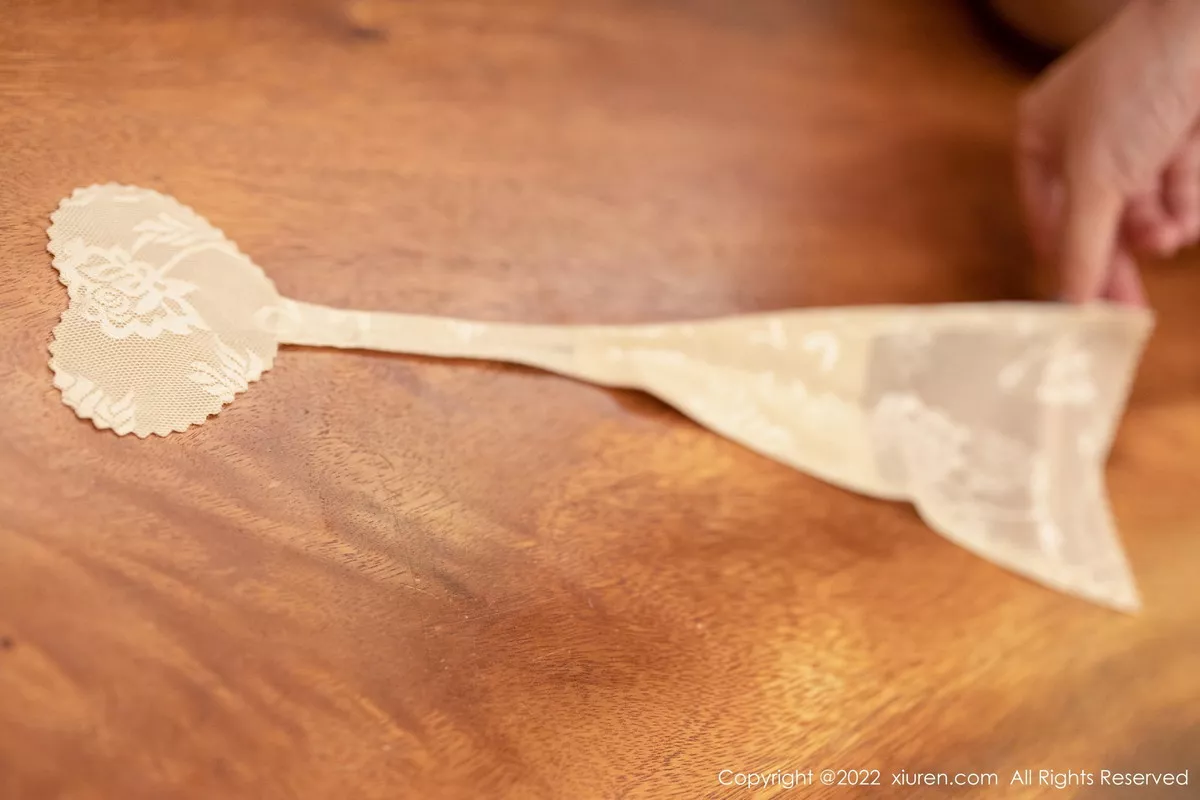 秀人集.com_[XiuRen秀人网]No.5672_女神王雨纯灰上衣配牛仔裤半脱露连体黑丝秀曼妙身材诱惑写真70P