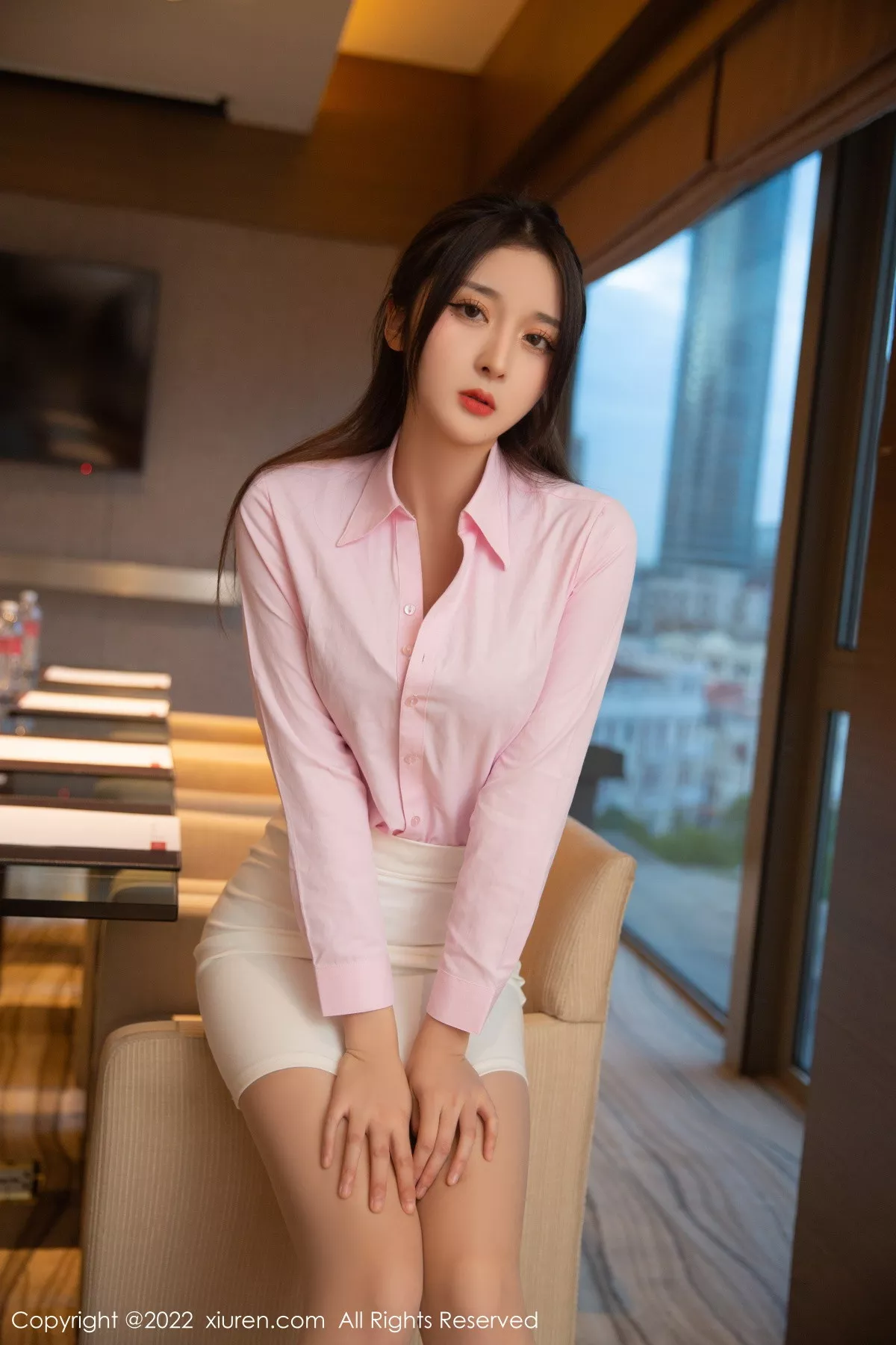 秀人集.com_[XiuRen秀人网]No.5667_模特夏甜甜粉色上衣配白短裙露黑色蕾丝内衣超薄肉丝诱惑写真72P