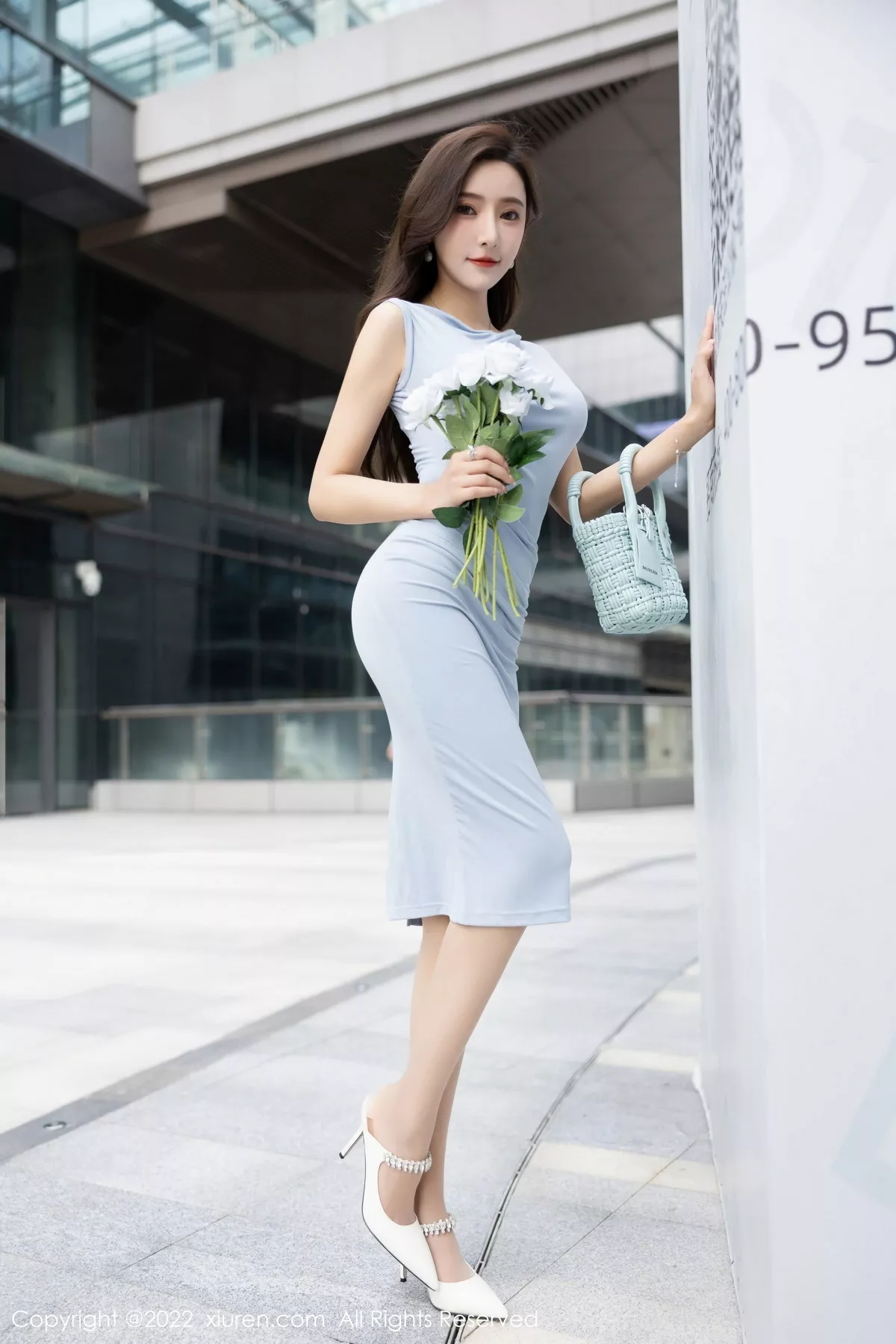 秀人集.com_[XiuRen秀人网]No.5674_女神王馨瑶yanni脱蓝灰连衣裙露紫色蕾丝内衣超薄肉丝诱惑写真90P