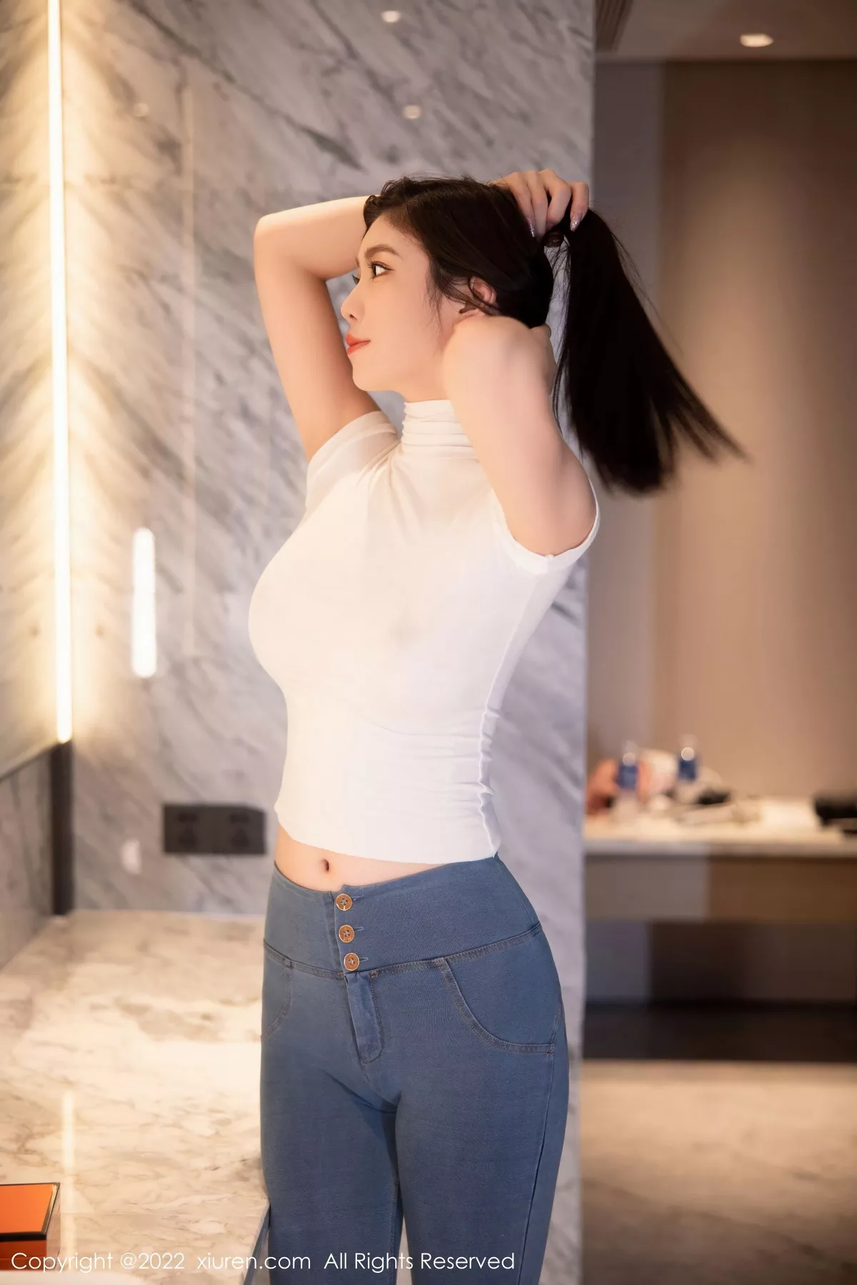 秀人集.com_[XiuRen秀人网]No.5677_模特李雅柔白色紧身上衣配蓝色牛仔裤露浅色内衣高挑迷人写真84P