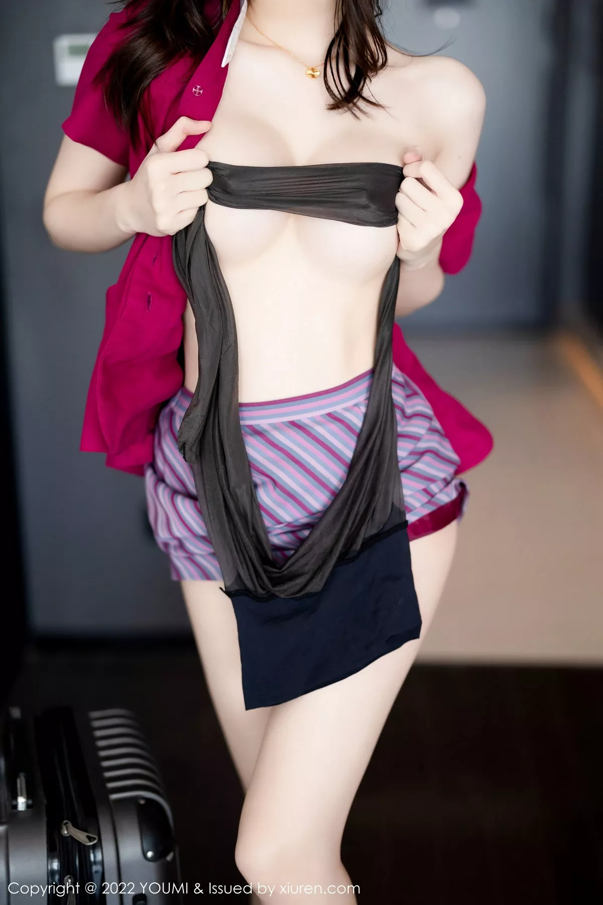 秀人集.com_[YouMi尤蜜荟]Vol.850_模特是小逗逗性感红色空姐制服配超薄黑丝秀翘臀美腿诱惑写真77P