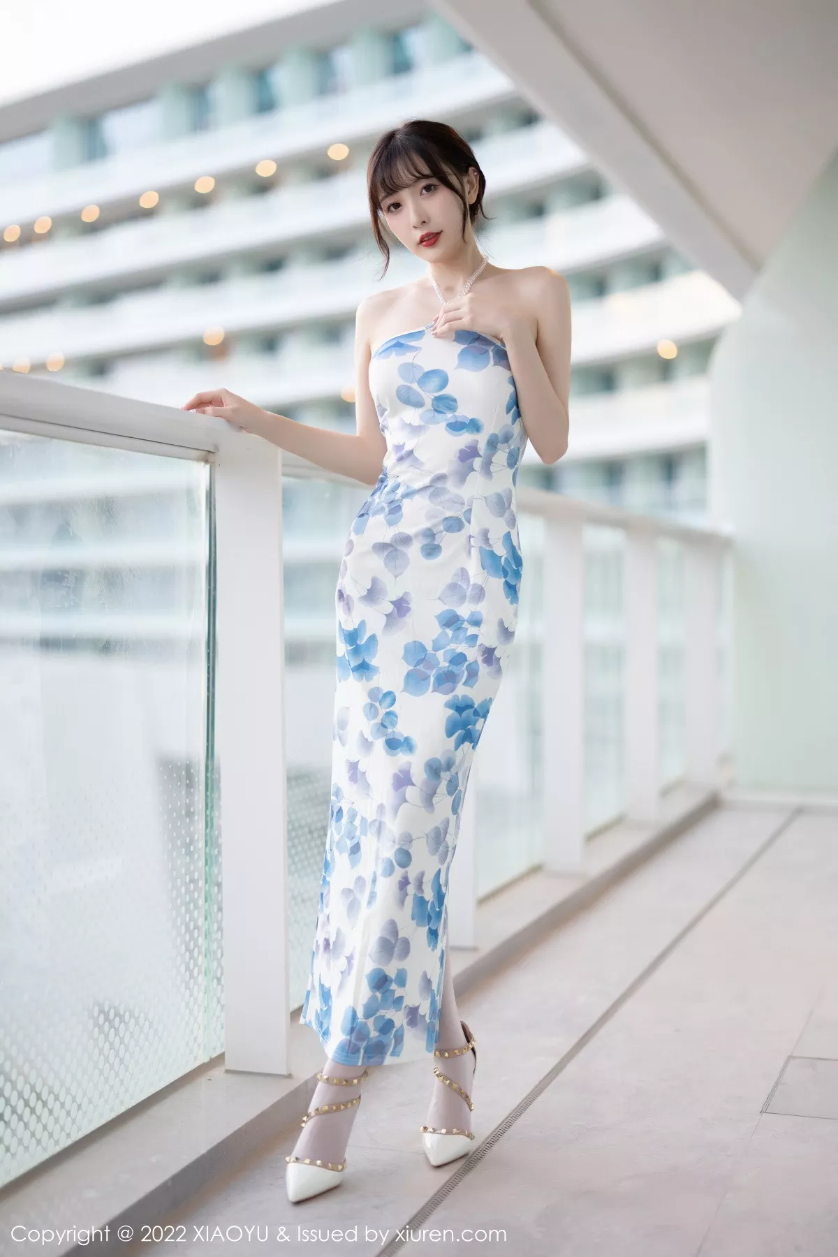 秀人集.com_[XiaoYu画语界]Vol.877_模特林星阑性感露肩带图案连衣短配超薄白丝袜秀美腿迷人写真85P