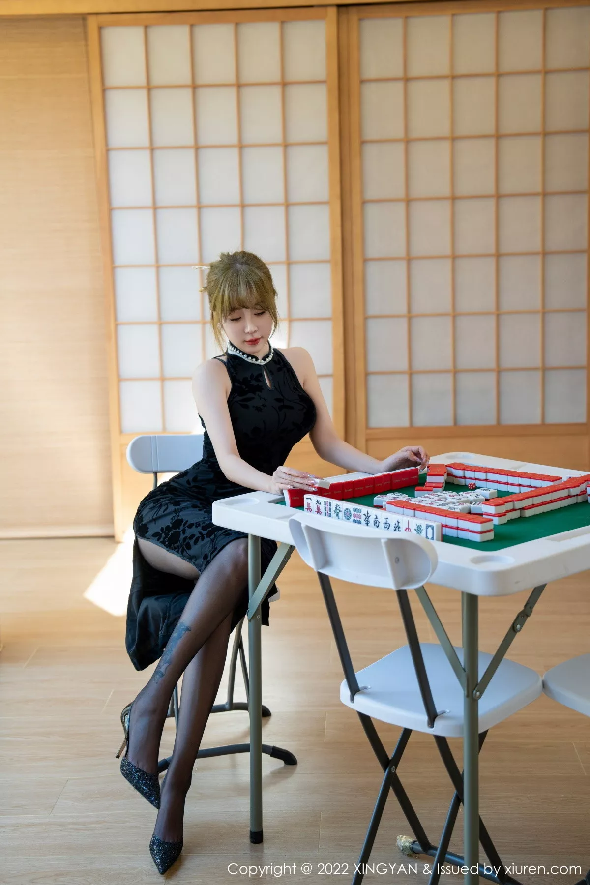 秀人集.com_[XINGYAN星颜社]VOL.148_女神王雨纯棋牌室性感黑色礼裙露蕾丝内衣配超薄黑丝诱惑写真72P