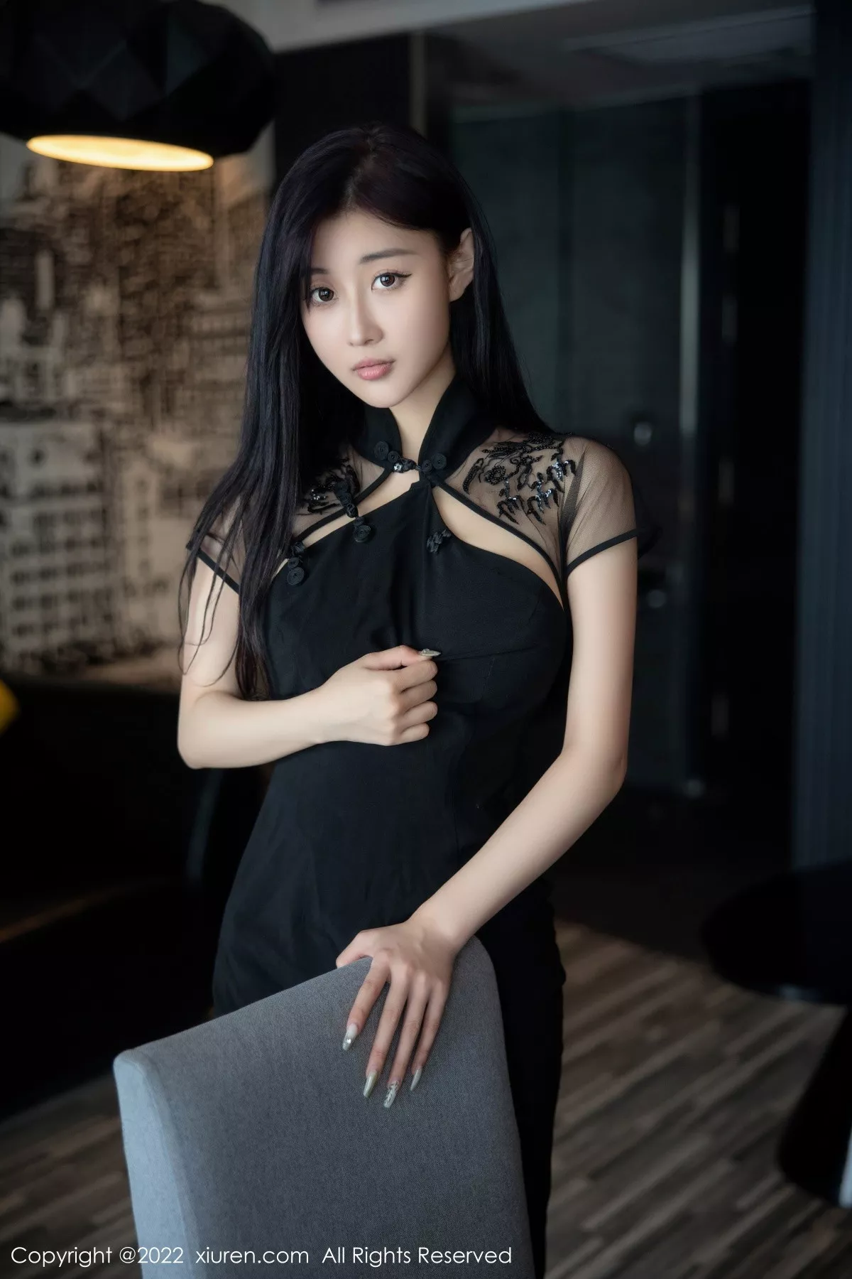 秀人集.com_[XiuRen秀人网]No.5691_模特顾楚楚maily性感黑色旗袍服配魅惑黑丝秀美腿甜美迷人写真86P