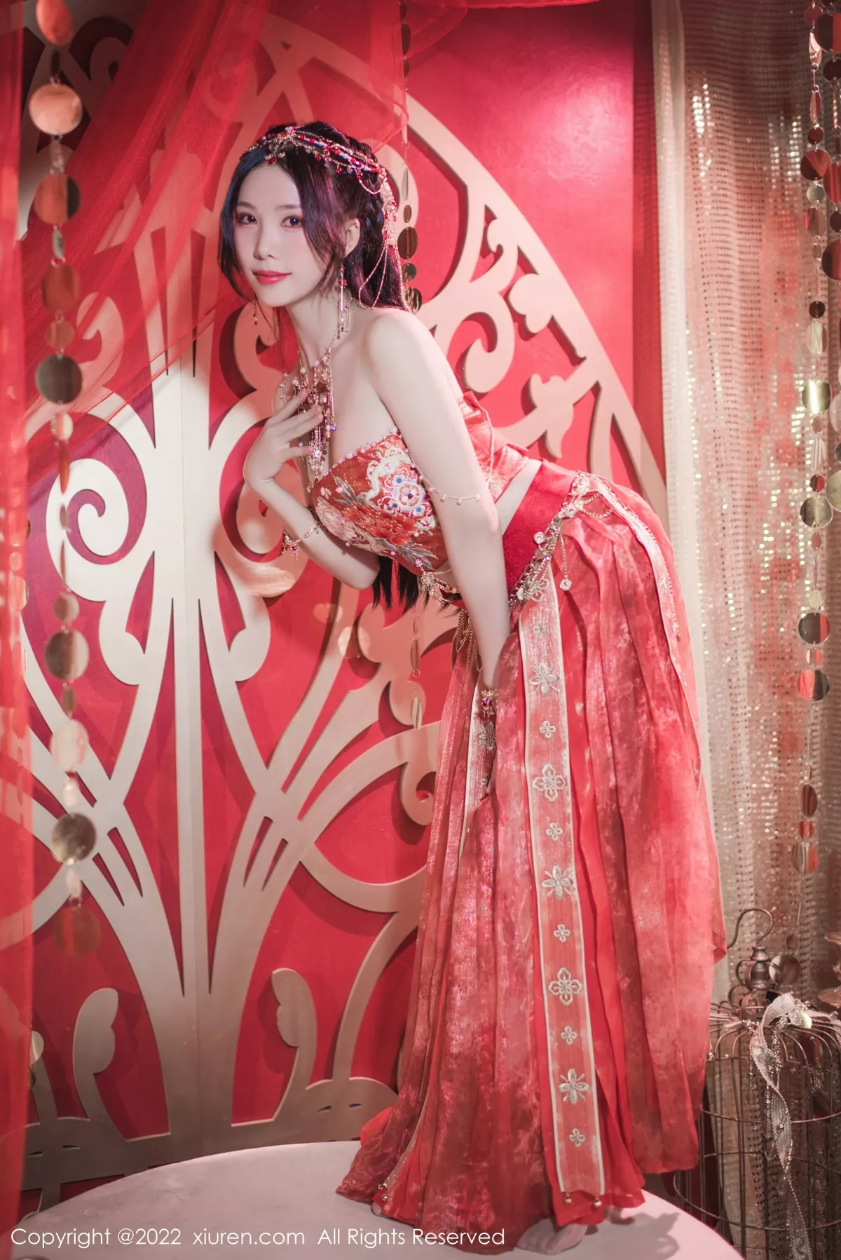 秀人集.com_[XiuRen秀人网]No.5699_模特利世性感西域舞娘扮演红色薄纱连衣裙秀曼妙身姿诱惑写真63P