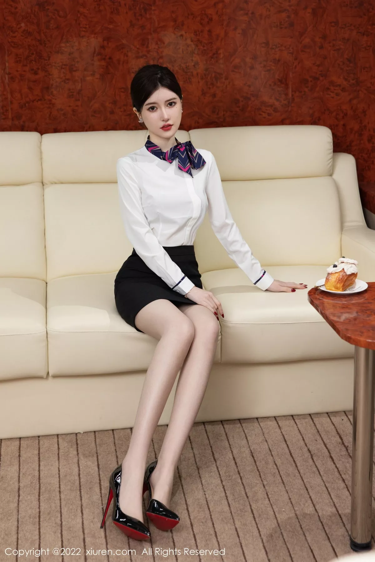 秀人集.com_[XiuRen秀人网]No.5696_模特美桃酱性感白T配黑短裙露蕾丝内衣超薄肉丝迷人诱惑写真106P