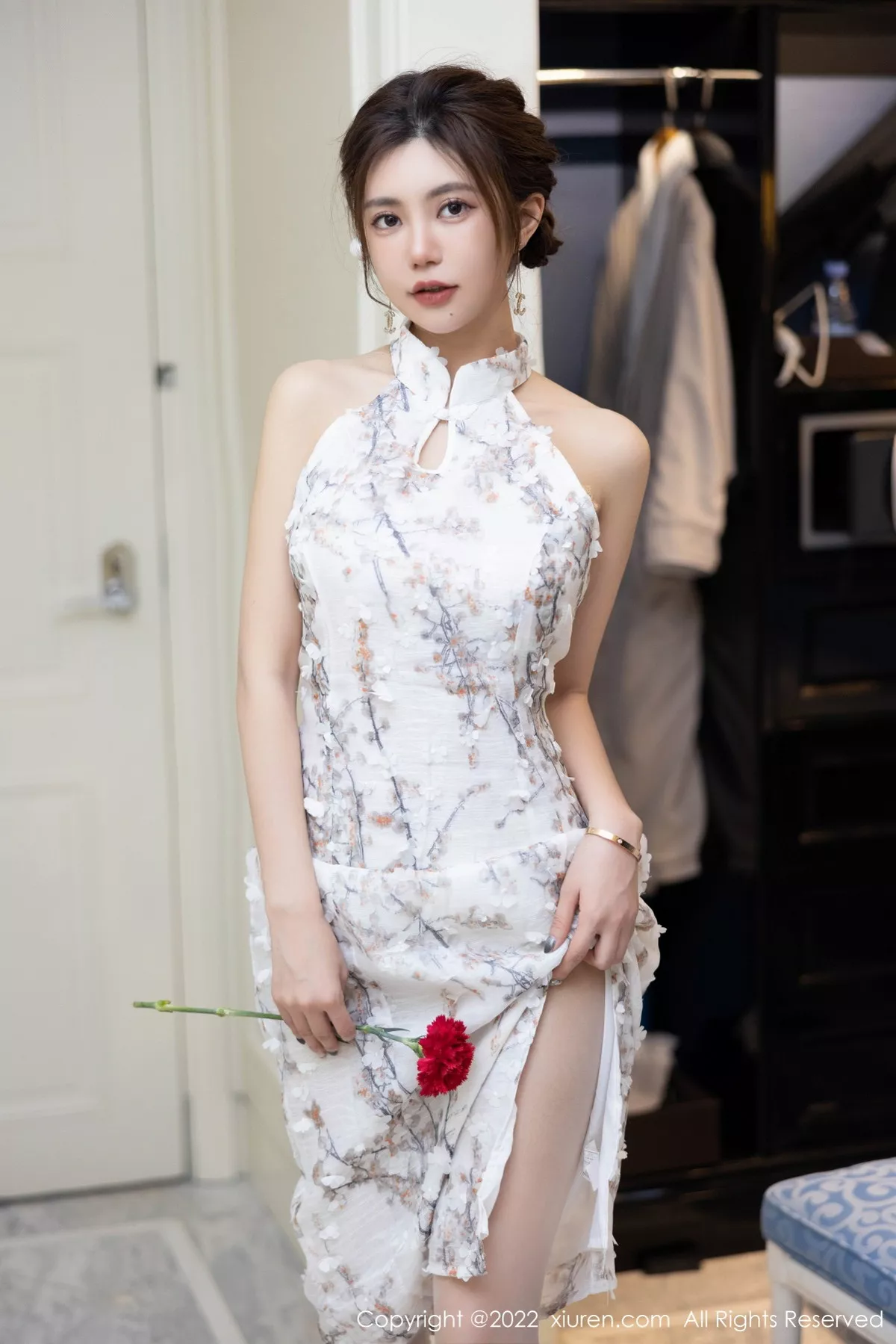 秀人集.com_[XiuRen秀人网]No.5713_女神绮里嘉ula心愿旅拍性感图案旗袍配开档白丝撩人诱惑写真97P